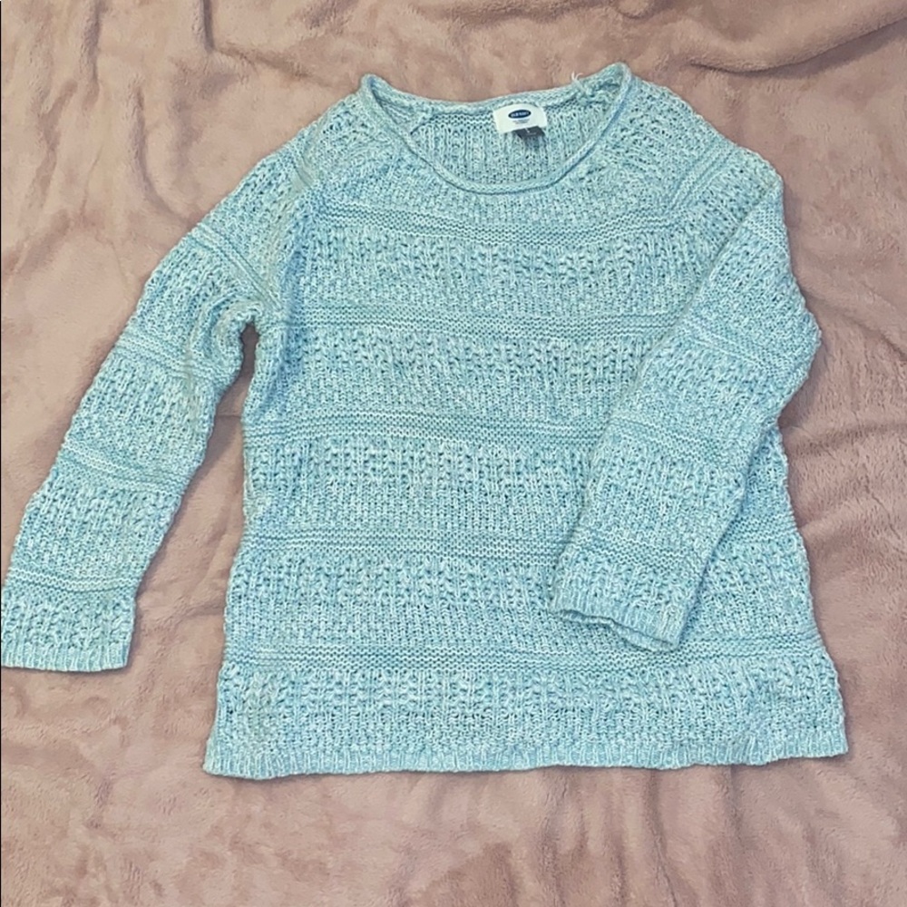 Small light blue sweater with 3/4 sleeves